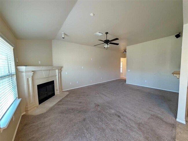 Foto del edificio - 621 Apple Tree Ln