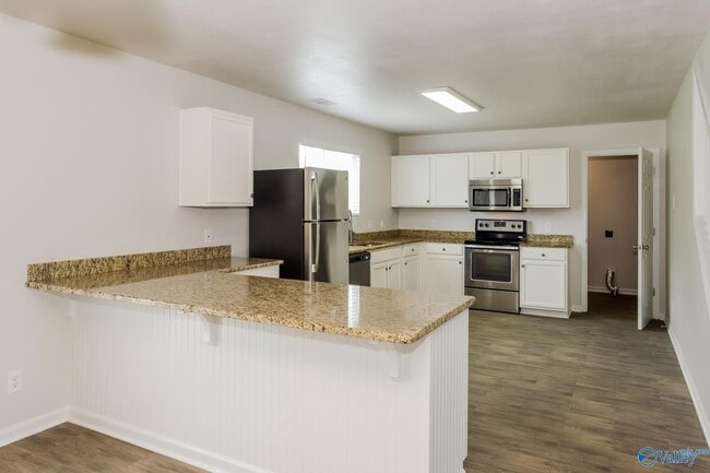 Building Photo - 129 Forestbrook Dr