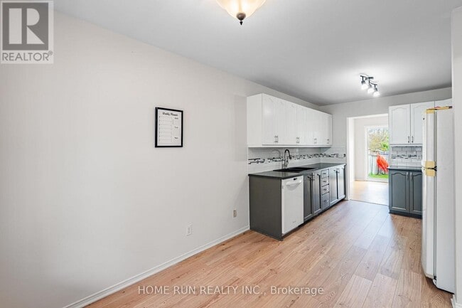 Building Photo - 182 Windhurst Dr