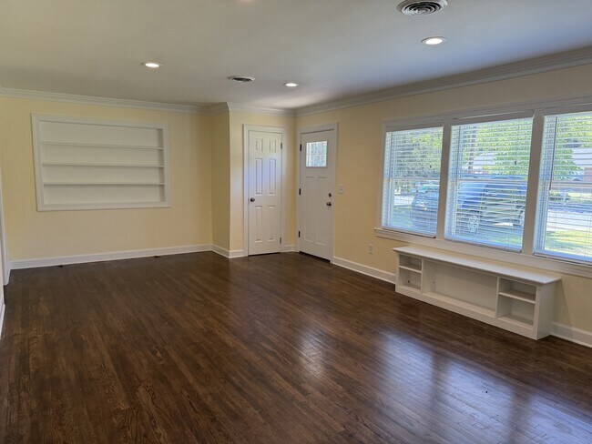 Foto del edificio - 421 Loblolly Ln