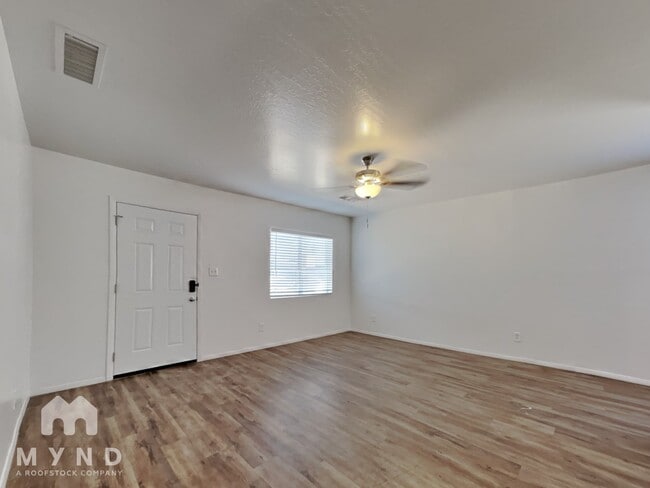 Foto del edificio - 9163 W Washington St