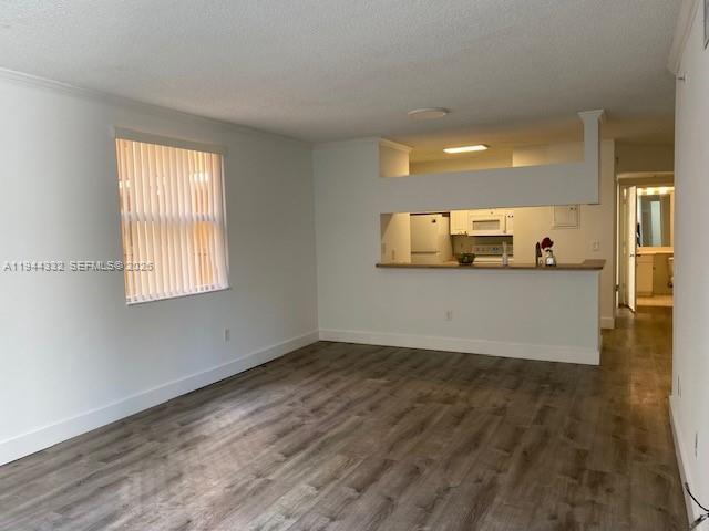 Foto del edificio - 17145 N Bay Rd