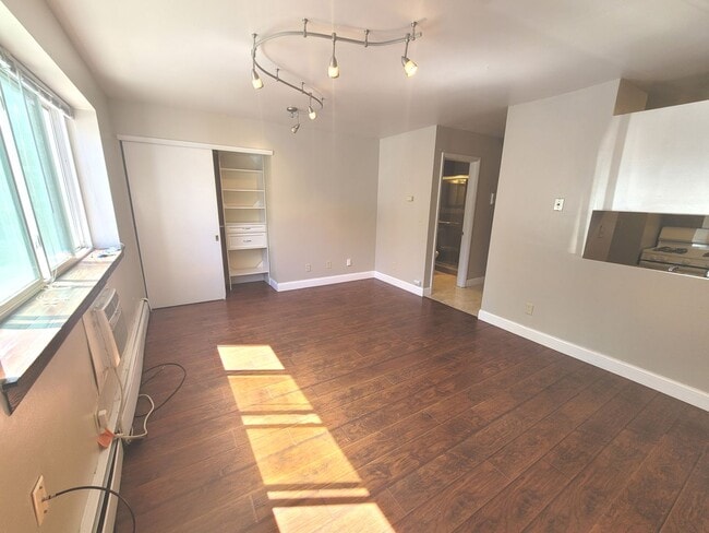 Interior Photo - 1620 Marshall