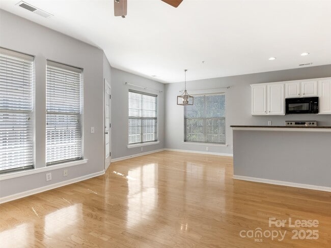 Building Photo - 3164 Margellina Drive