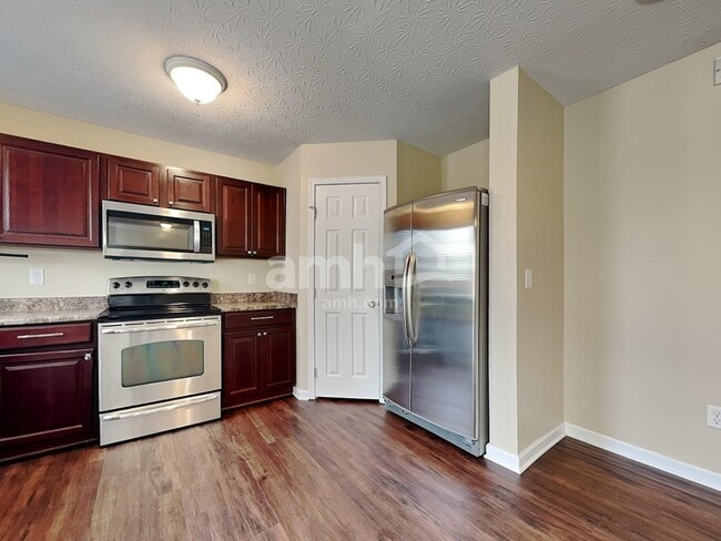Foto del edificio - 460 Pewter Hill Ct
