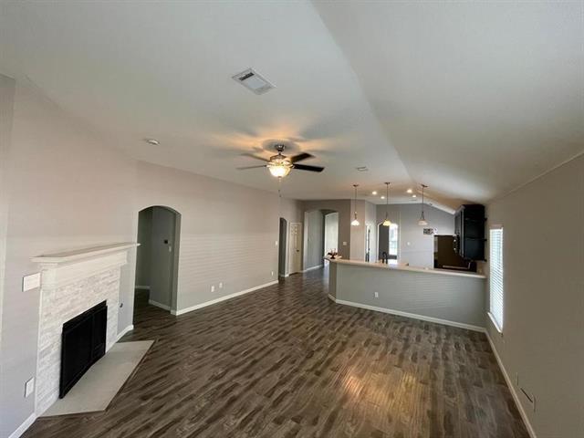 Building Photo - 6937 Willow Crest Dr