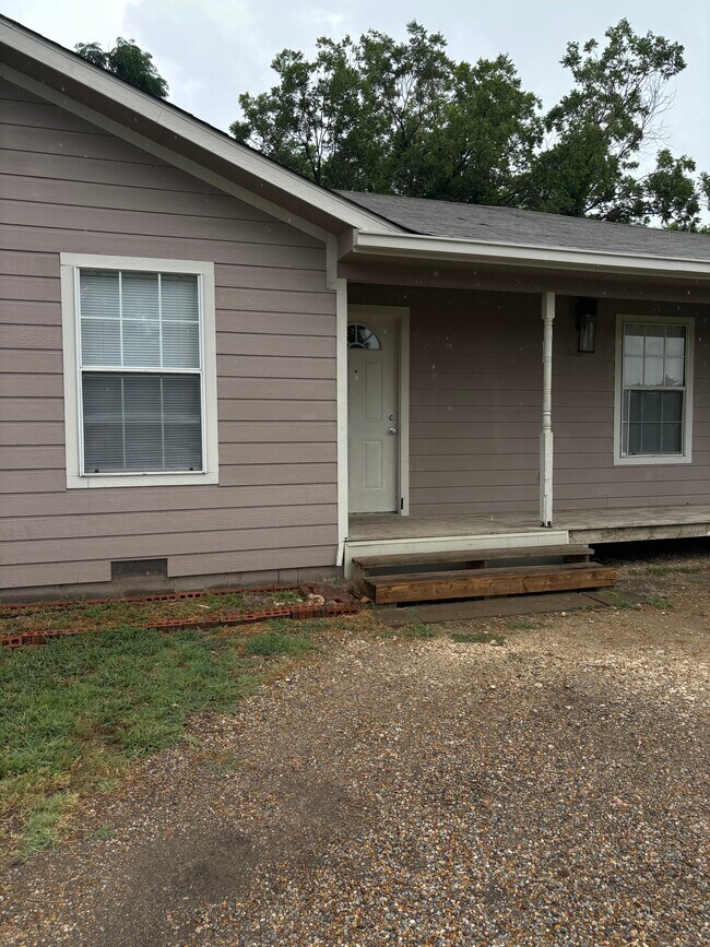 Entrada principal - 102 Hilltop Dr