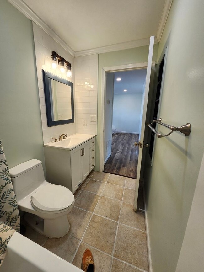 Foto del edificio - newly renovated 2 bedroom, 1 bathroom apar...