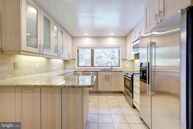 Foto del edificio - 6710 Persimmon Tree Rd