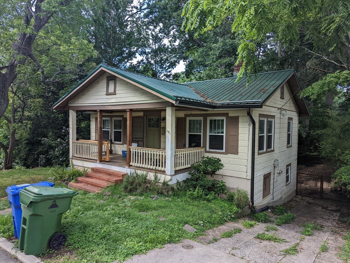 Primary Photo - 19 Russell St