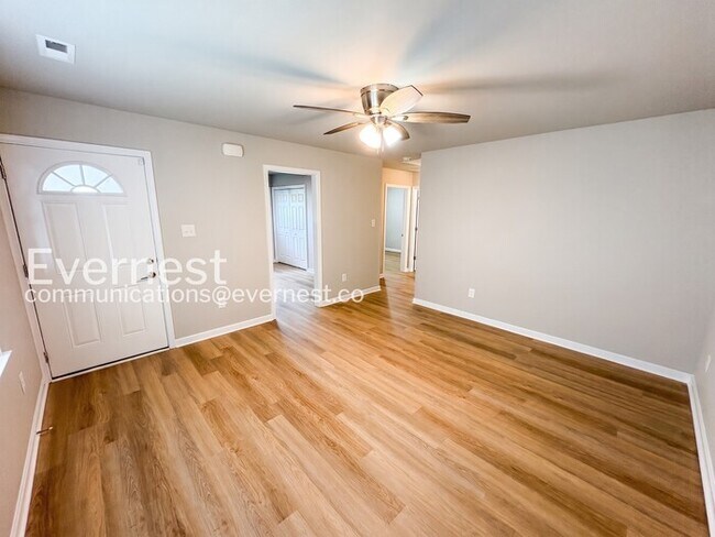 Foto del edificio - 15801 Meridian Ave