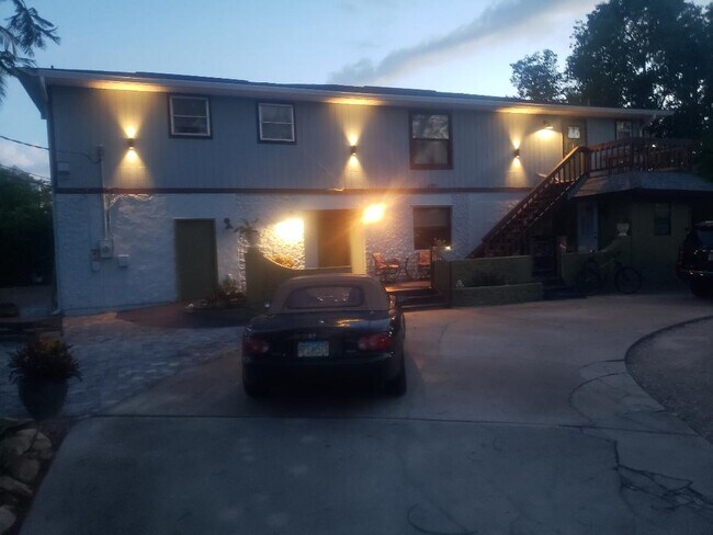 Foto del edificio - 4385 Pine Lake Rd