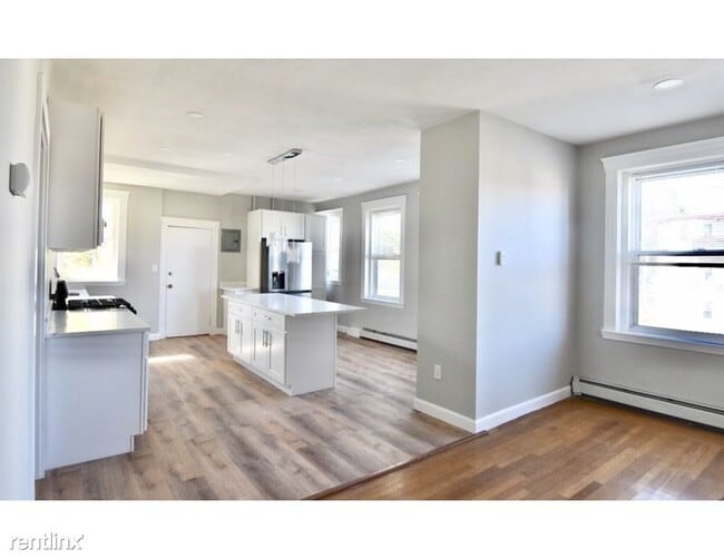 Foto del edificio - 4 br, 1.5 bath House - 103 Homestead St Apt 2