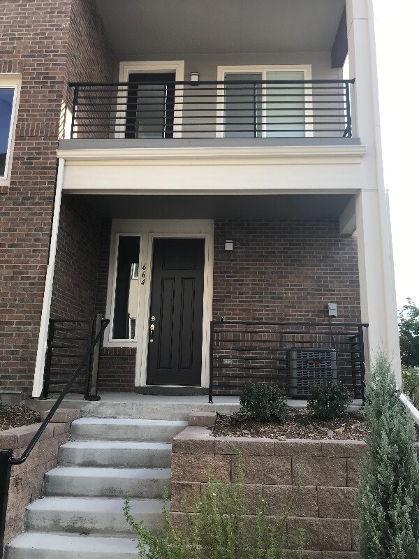 Foto del edificio - 664 E Hinsdale Ave