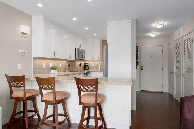 Foto del edificio - Move-In Ready 2BR/2BA Condo in Prime Cortez Hill Location!