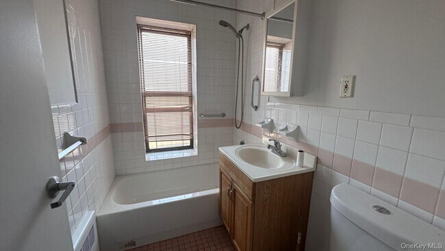 Foto del edificio - 511 Thatford Ave