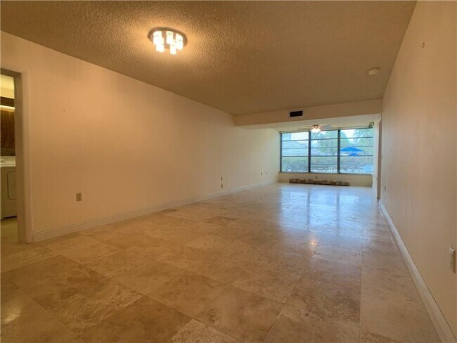 Foto del edificio - 1721 Whitehall Dr