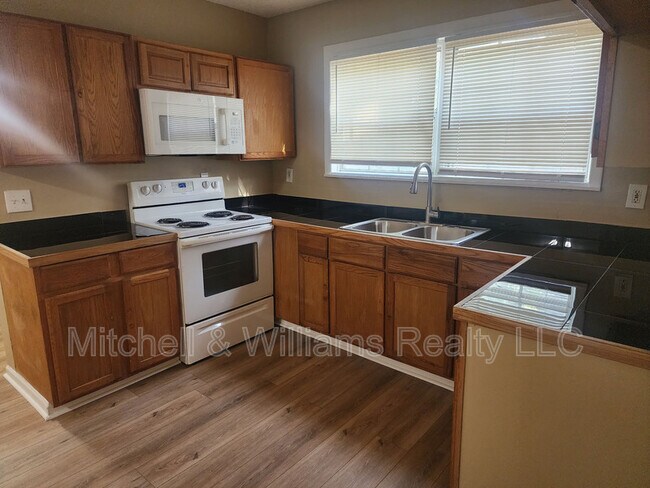 Foto del edificio - 955 Mackinaw St