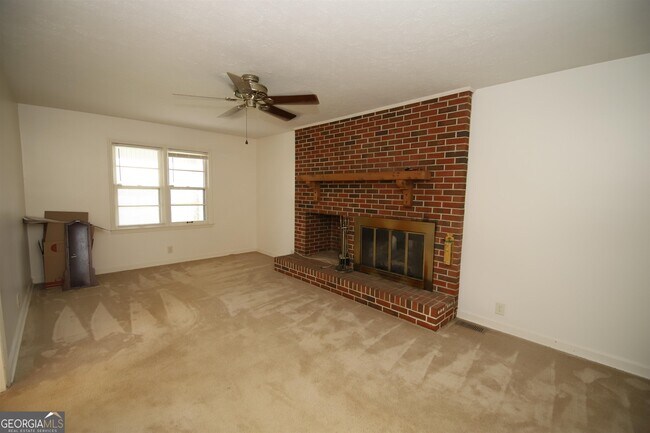 Foto del edificio - 121 Alton Dr