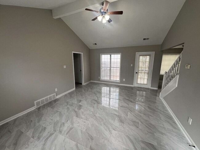 Foto del edificio - 6950 Hillshire Dr