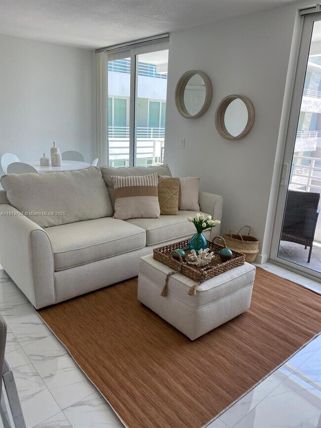 Foto del edificio - 7800 Collins Ave