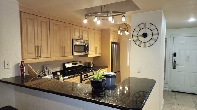 Building Photo - 270 E Flamingo Rd