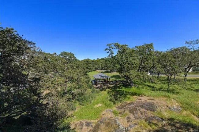 Building Photo - 1301 Hillside Av