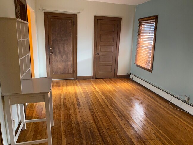 Foto del edificio - 1310 W 28th St