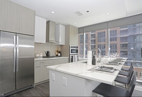 Building Photo - 648 N Wells St