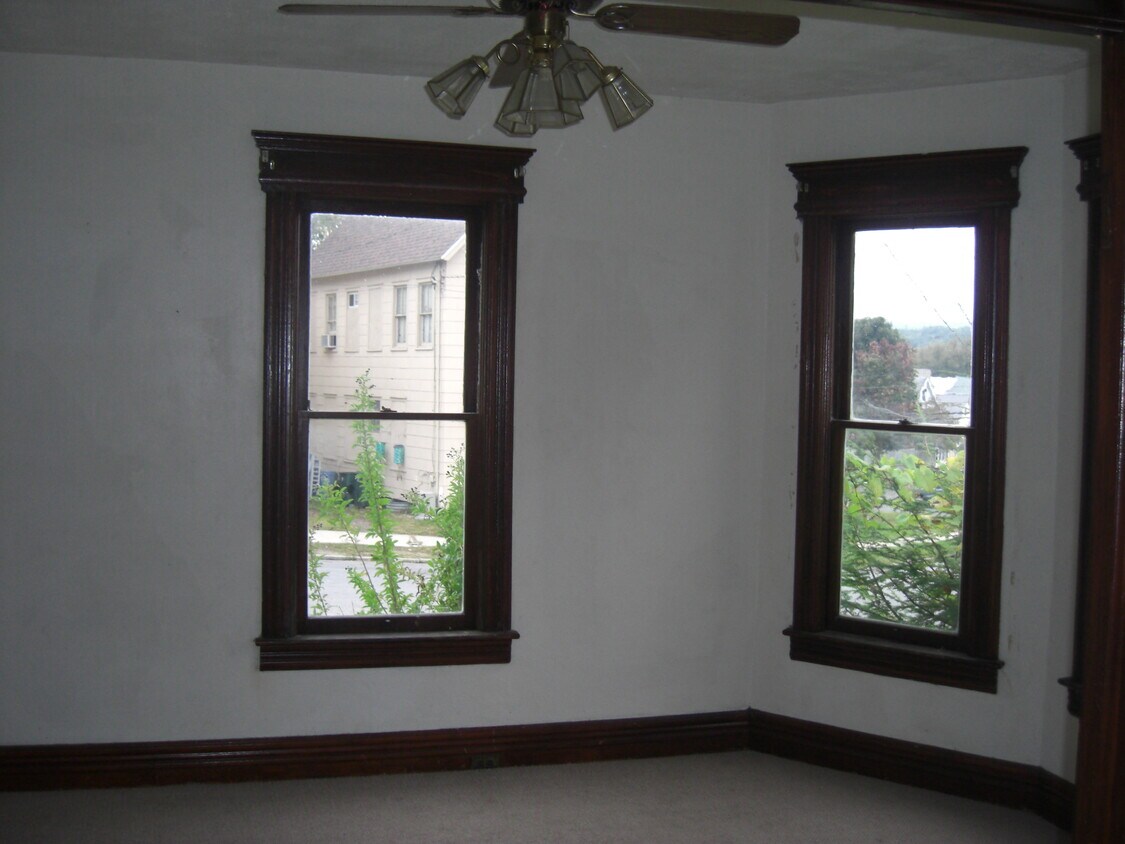 Primary Photo - 69 North St