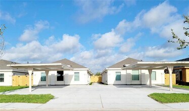 Building Photo - 9 Sandpiper Ave