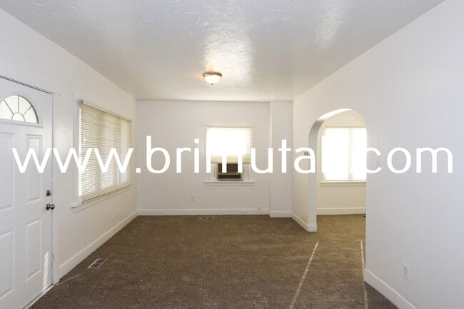 Building Photo - 1470 S 400 E