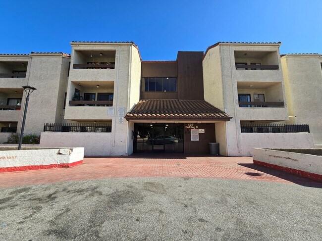 Foto del edificio - 600 W 3rd St