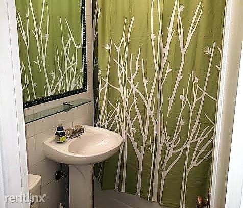 Building Photo - 310 E 65th St