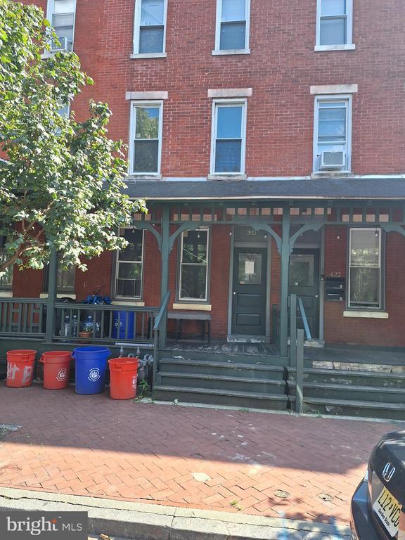 Building Photo - 644 Berkley St