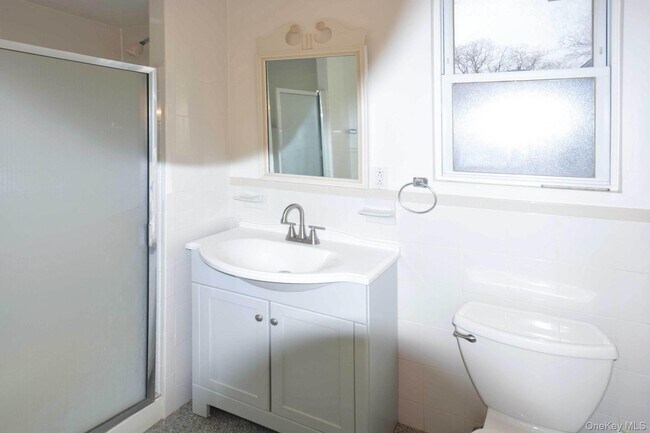 Foto del edificio - 24-10 Gillmore St