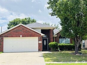 Building Photo - 2512 Rushing Springs Dr