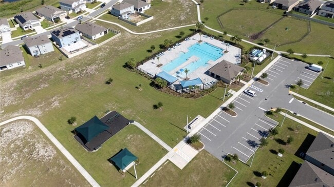 Building Photo - 687 Griffon Ave
