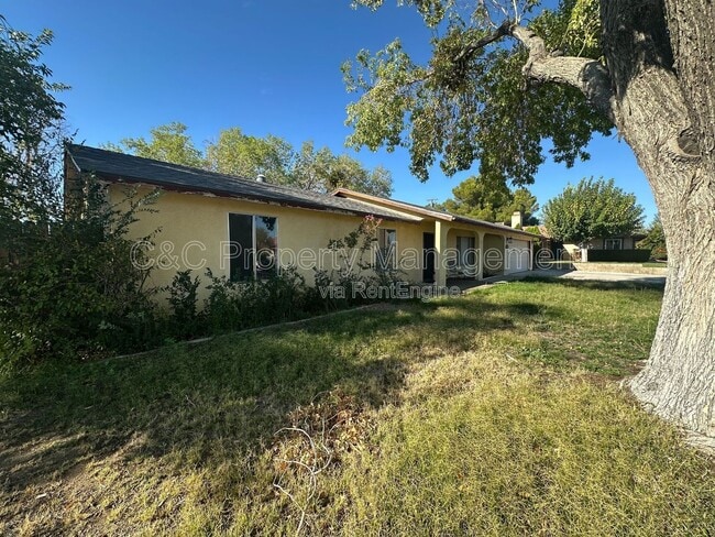 Foto del edificio - 14170 Montecito Pl