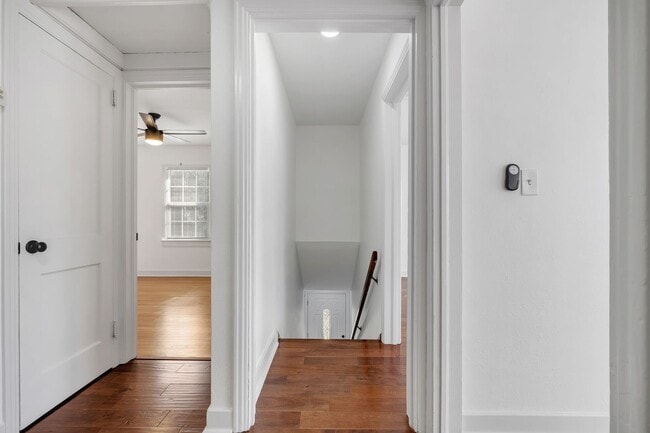 Building Photo - Renovated Midtown Apartment