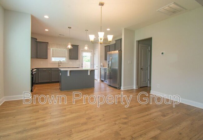 Foto del edificio - 5611 Pondhaven Dr