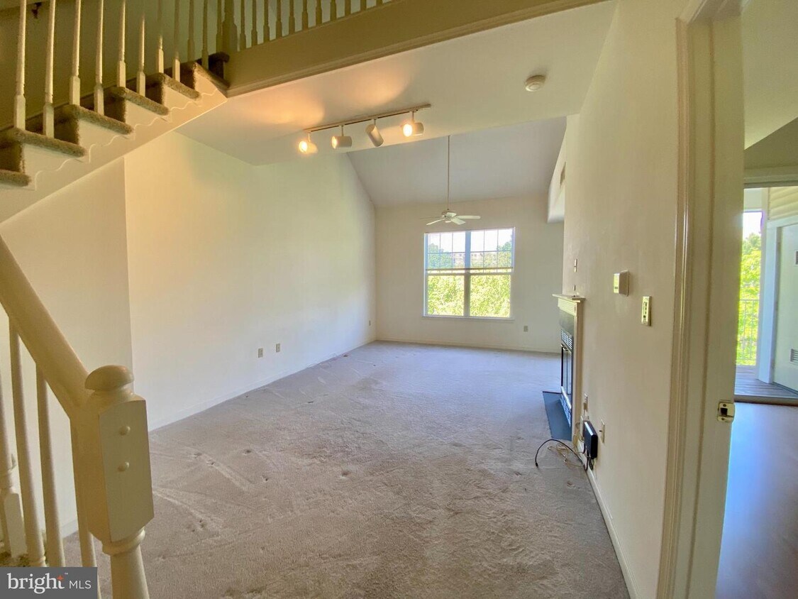 1625 International Dr Unit 411, McLean, VA 22102 Room for Rent in