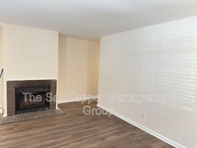 Foto del edificio - 186 Dorchester Manor Blvd