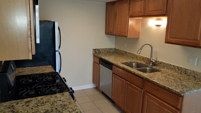 Building Photo - 1352 Whispering Springs Cir