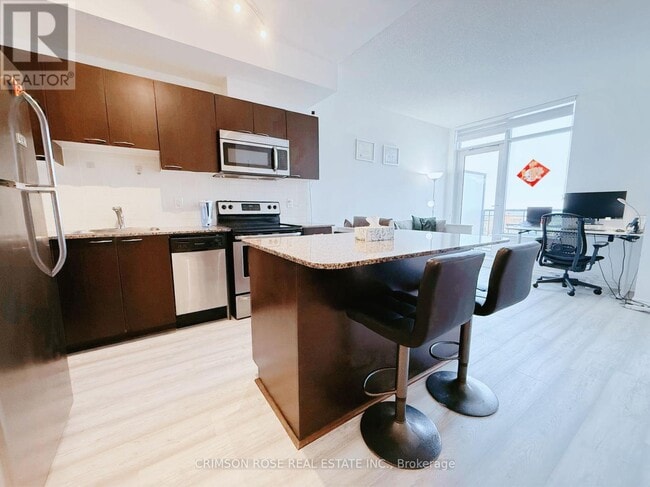 Building Photo - 385-PH3385 Prince of Wales Dr