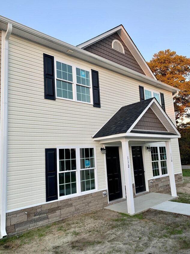 Foto principal - 112 Cornerstone Dr