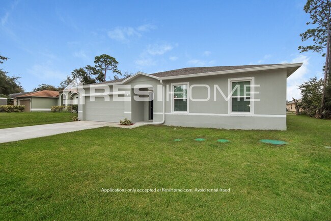 Foto del edificio - 1426 Rila St Se