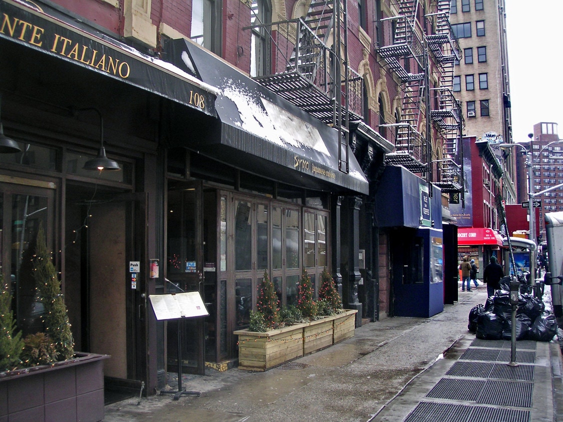 Storefront view- 106 8th st - 104 Eighth Avenue