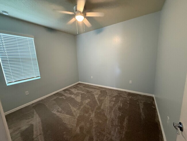 Foto del edificio - 12374 Eastpointe Dr