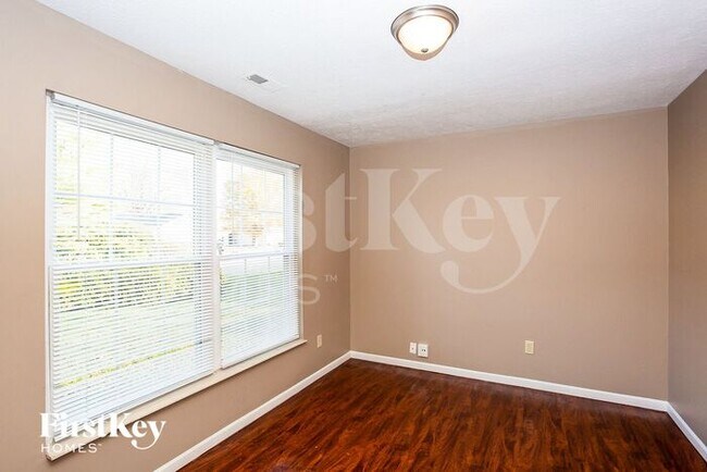 Foto del edificio - 12645 Roan Ln